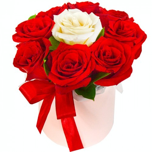 Букет цветов "Шляпная коробка Яркая любовь"